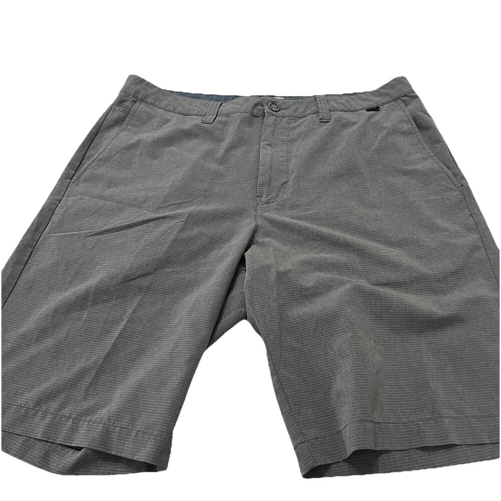Travis Mathew Shorts Mens 34 Grey Golf Athletic Outdoor Casual Flat Front Adult